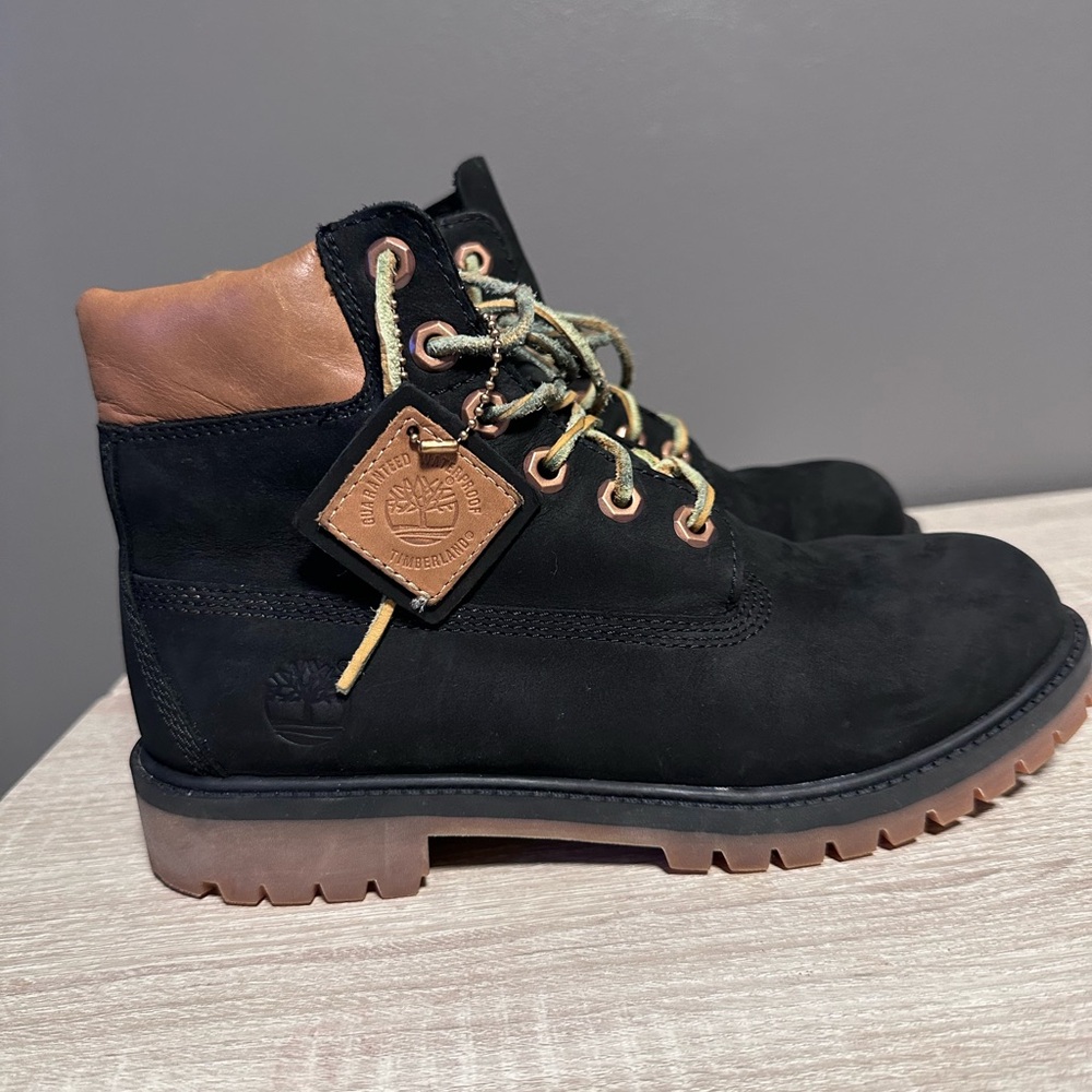 Timberland Black and Tan Leather Boots SIZE 6 Boys